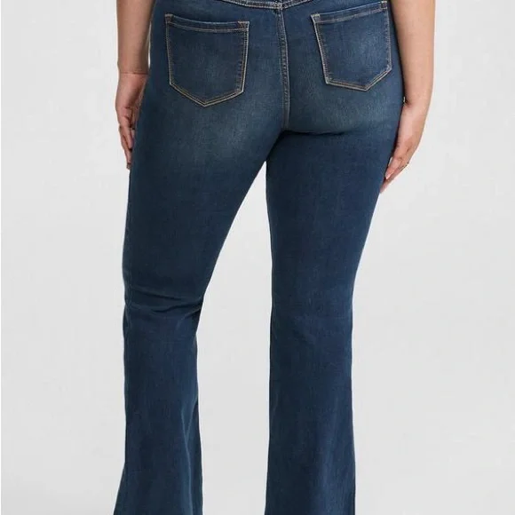 torrid Jeans Mid to Dark Blue slim Bootcut super stretch mid rise Zise 20S NWT - Picture 4 of 14